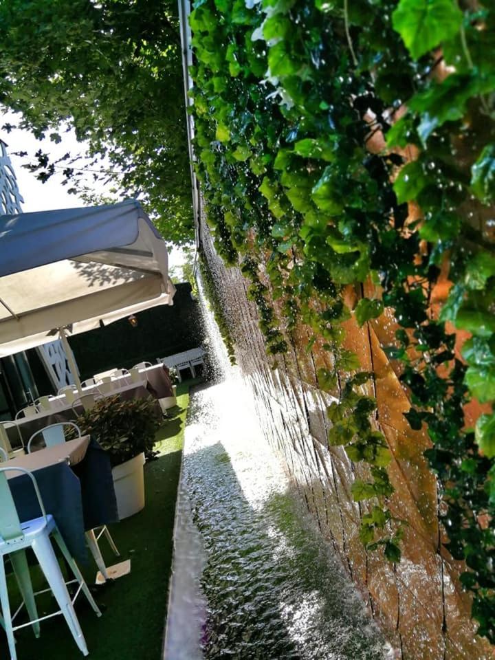 Hotel Ramka & Restaurant & Wine Bar Poznań Exterior foto